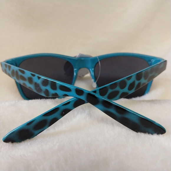 Retro UV 400 Animal Print Sunglasses Blue - Picture 3 of 7